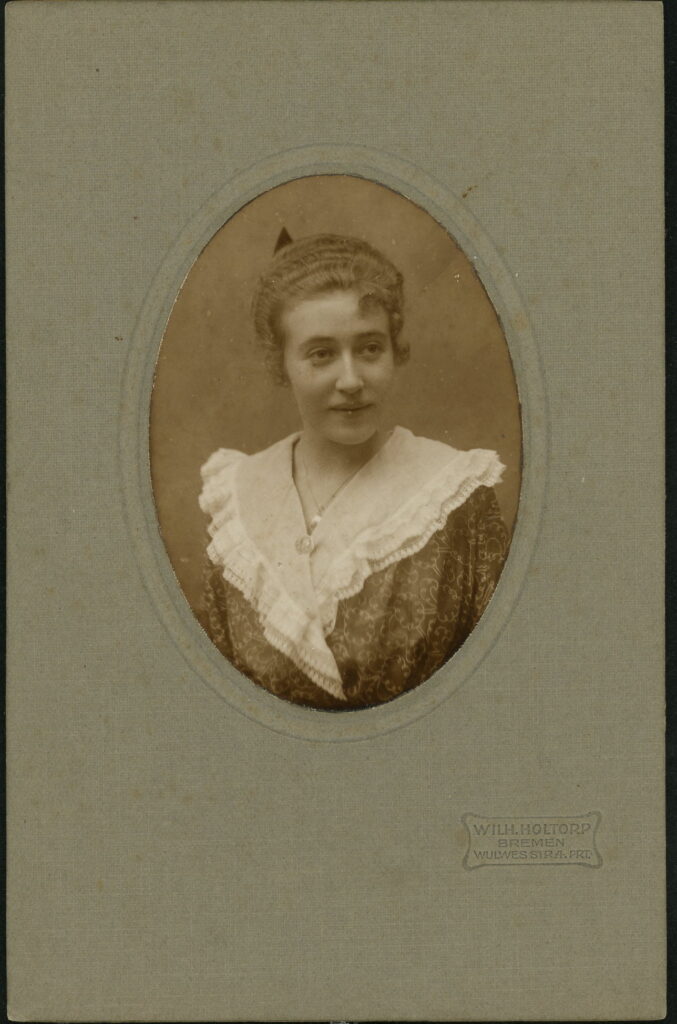 A monochrome photographic portrait from between 1865 and the 1920s taken by Wilh. Holtorp, Wulwesstraße 4, Bremen