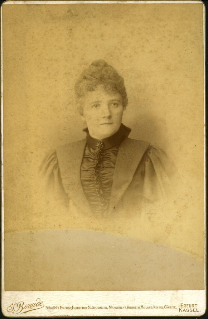 A monochrome photographic portrait from between 1865 and the 1920s taken by J. Benade, Erfurt and Kassel