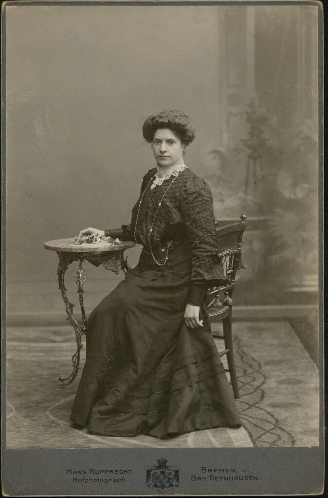 A monochrome photographic portrait from between 1865 and the 1920s taken by Hans Rupprecht, Osterthorsteinweg 49, Bremen and Bad-Oeynhausen